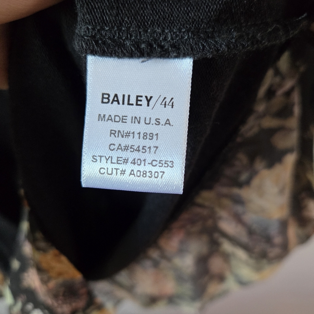Bailey 44 Black Long Sleeve Top with Floral Chiffon Tiered Hem & Cuffs - Size Me - Picture 5 of 9